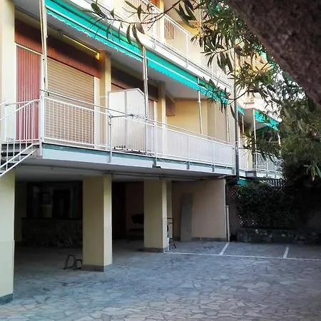 Cristina House Daire Levanto